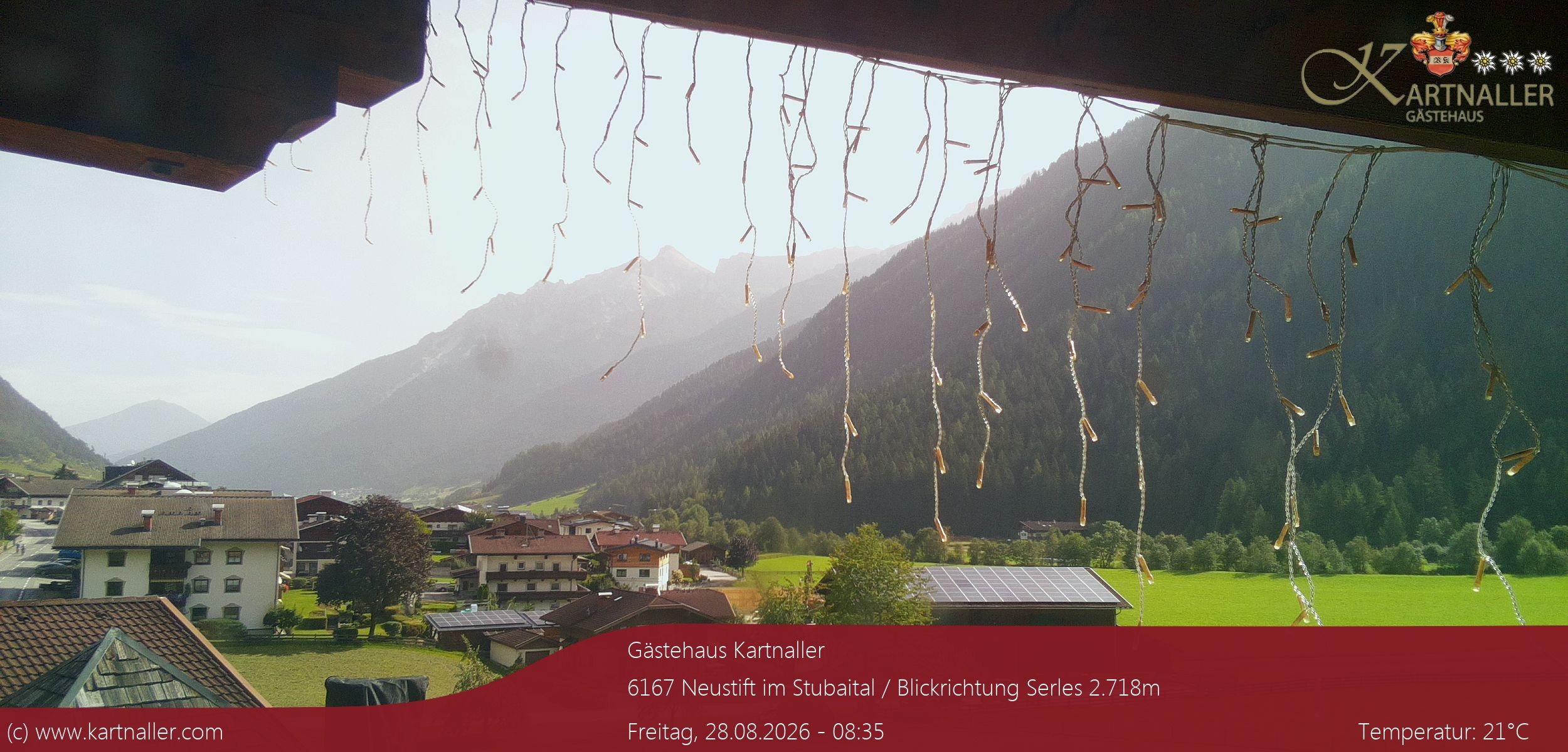 Archiv Foto Webcam Blick Neustift und Serles / Stubaital
