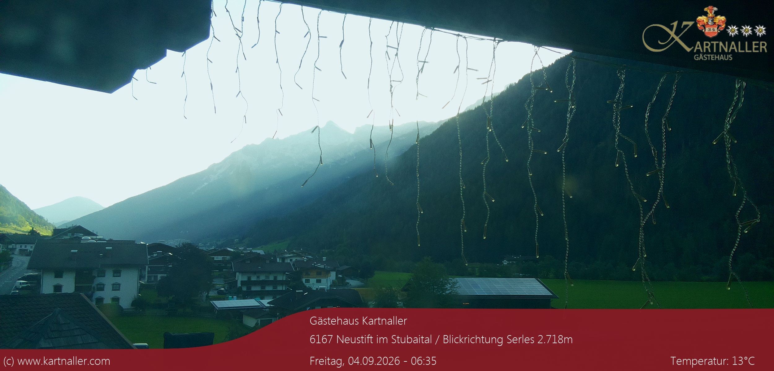 Archived image Webcam View to Neustift and Serles