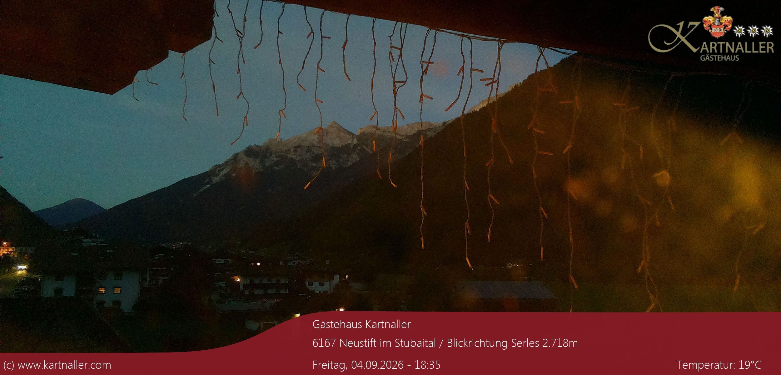 Archiv Foto Webcam Blick Neustift und Serles / Stubaital