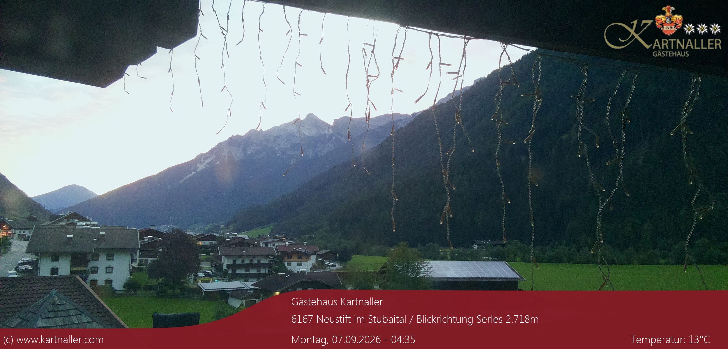 Archiv Foto Webcam Blick Neustift und Serles / Stubaital