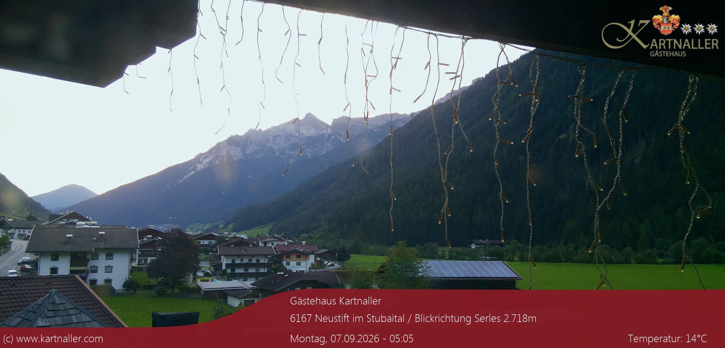 Archiv Foto Webcam Blick Neustift und Serles / Stubaital