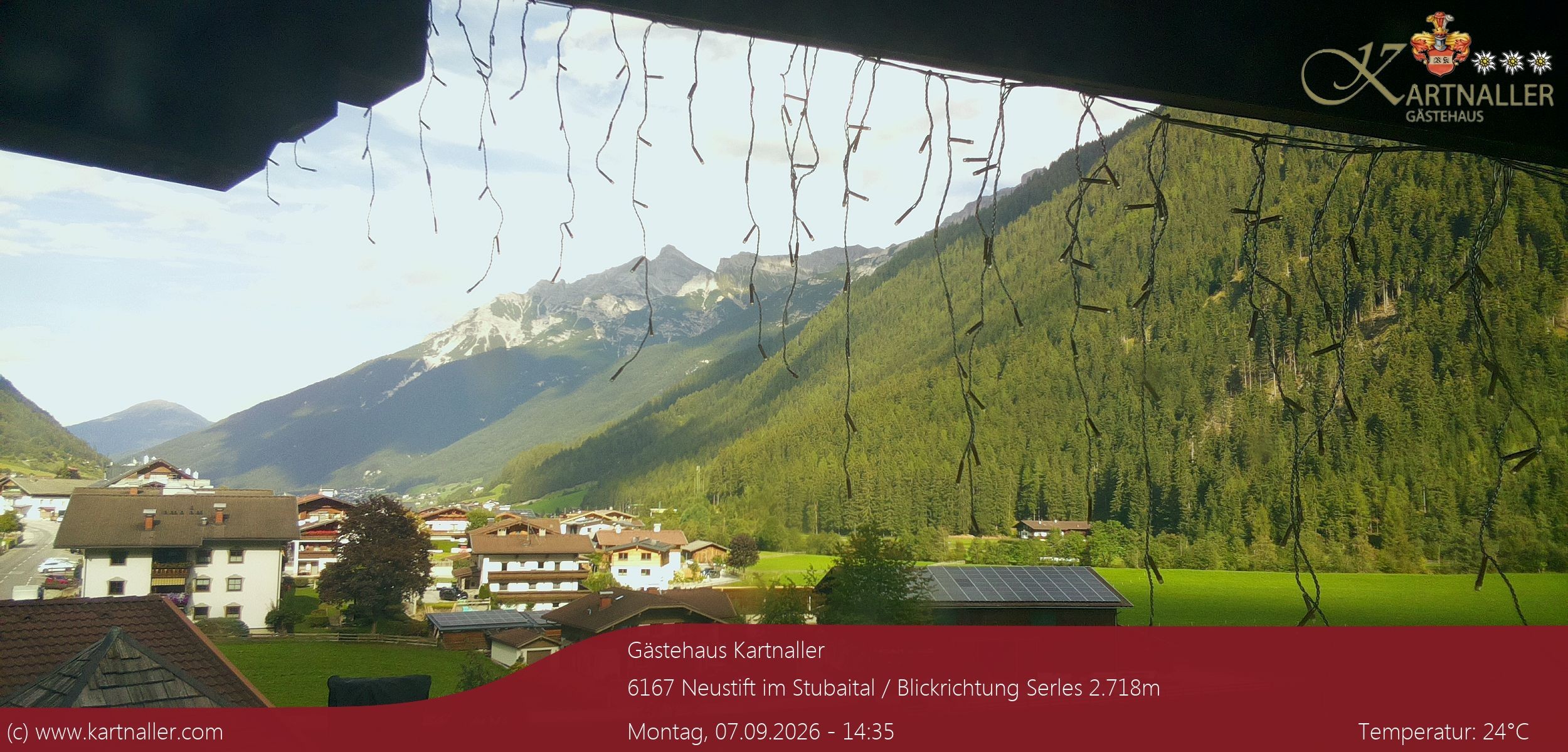 Archiv Foto Webcam Blick Neustift und Serles / Stubaital