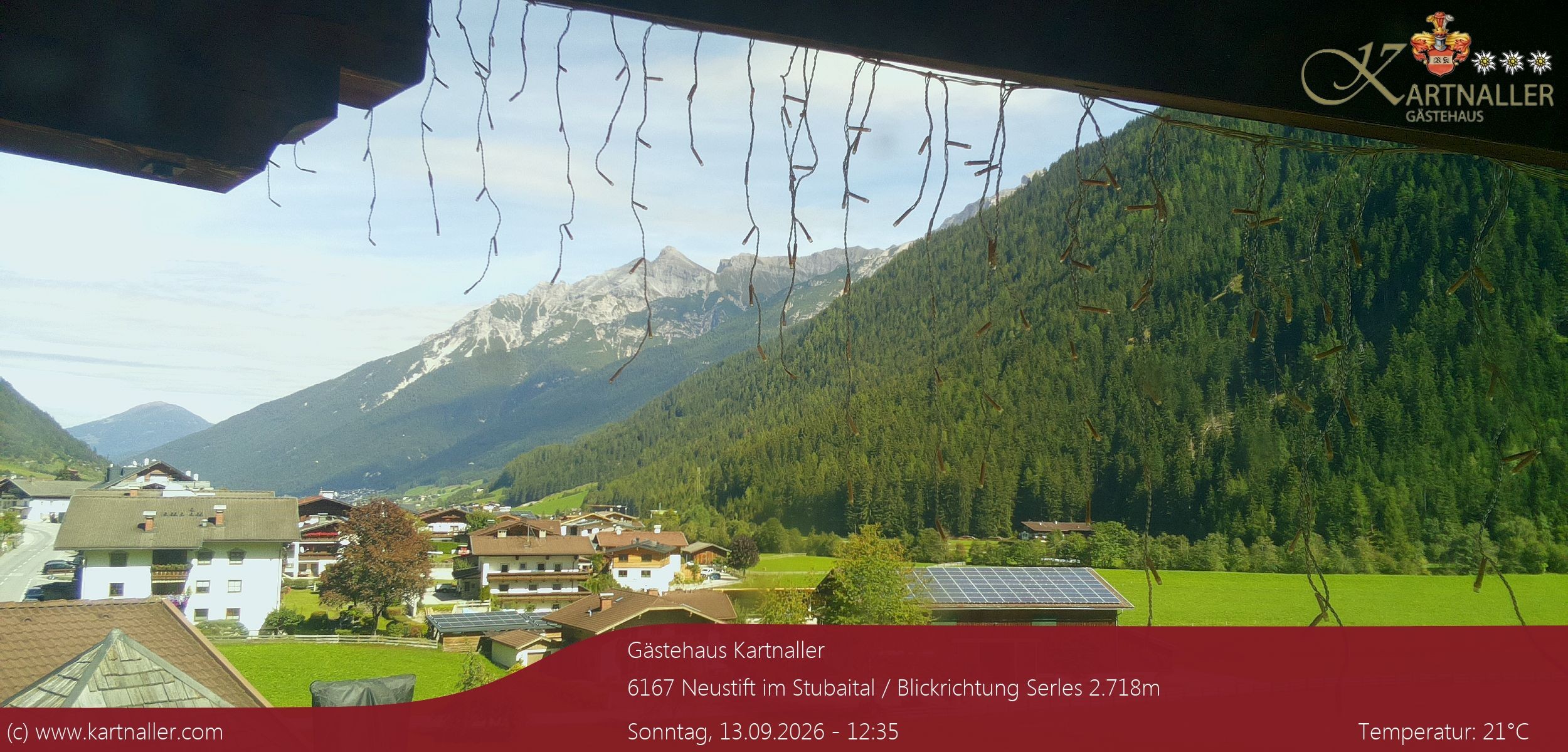 Archiv Foto Webcam Blick Neustift und Serles / Stubaital