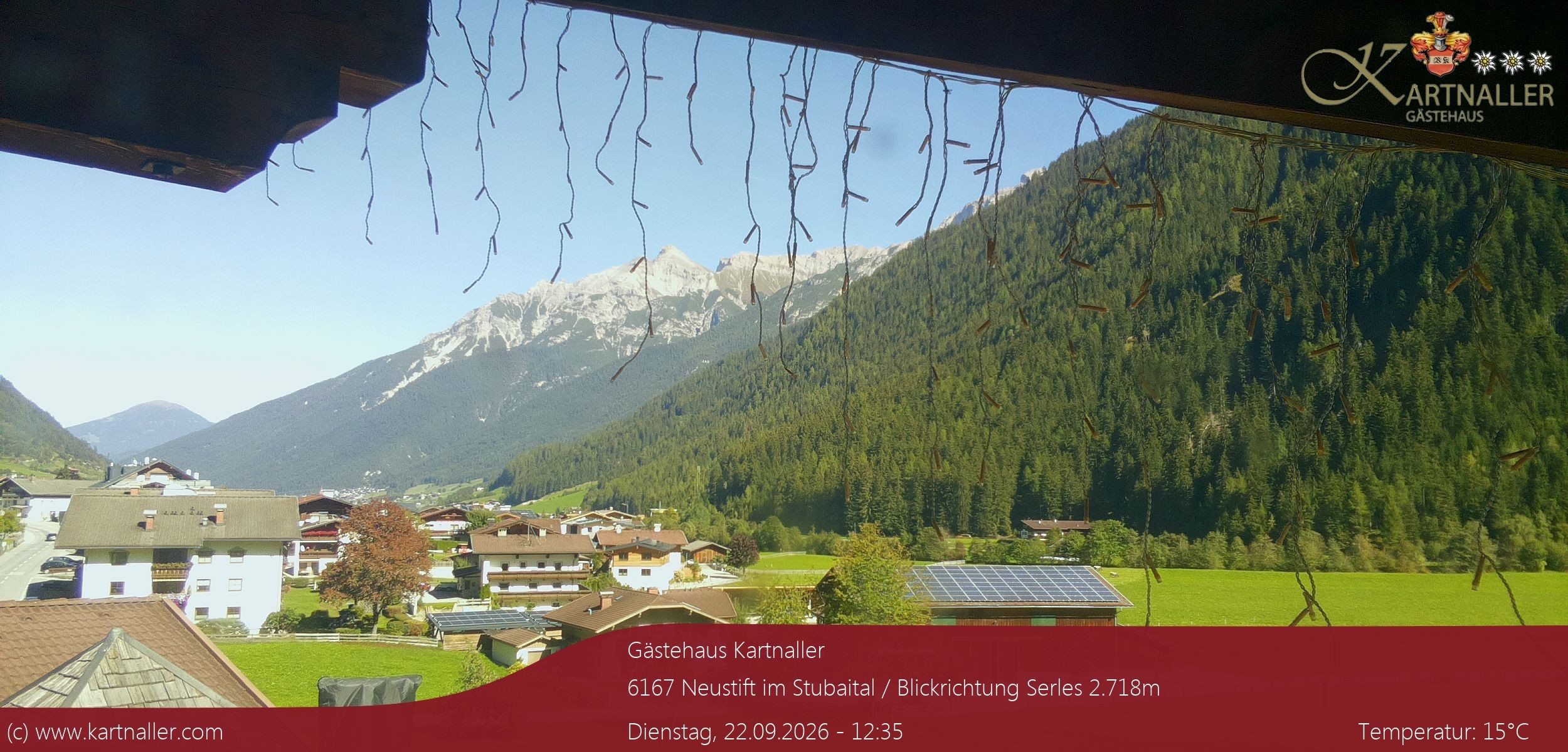 Archiv Foto Webcam Blick Neustift und Serles / Stubaital