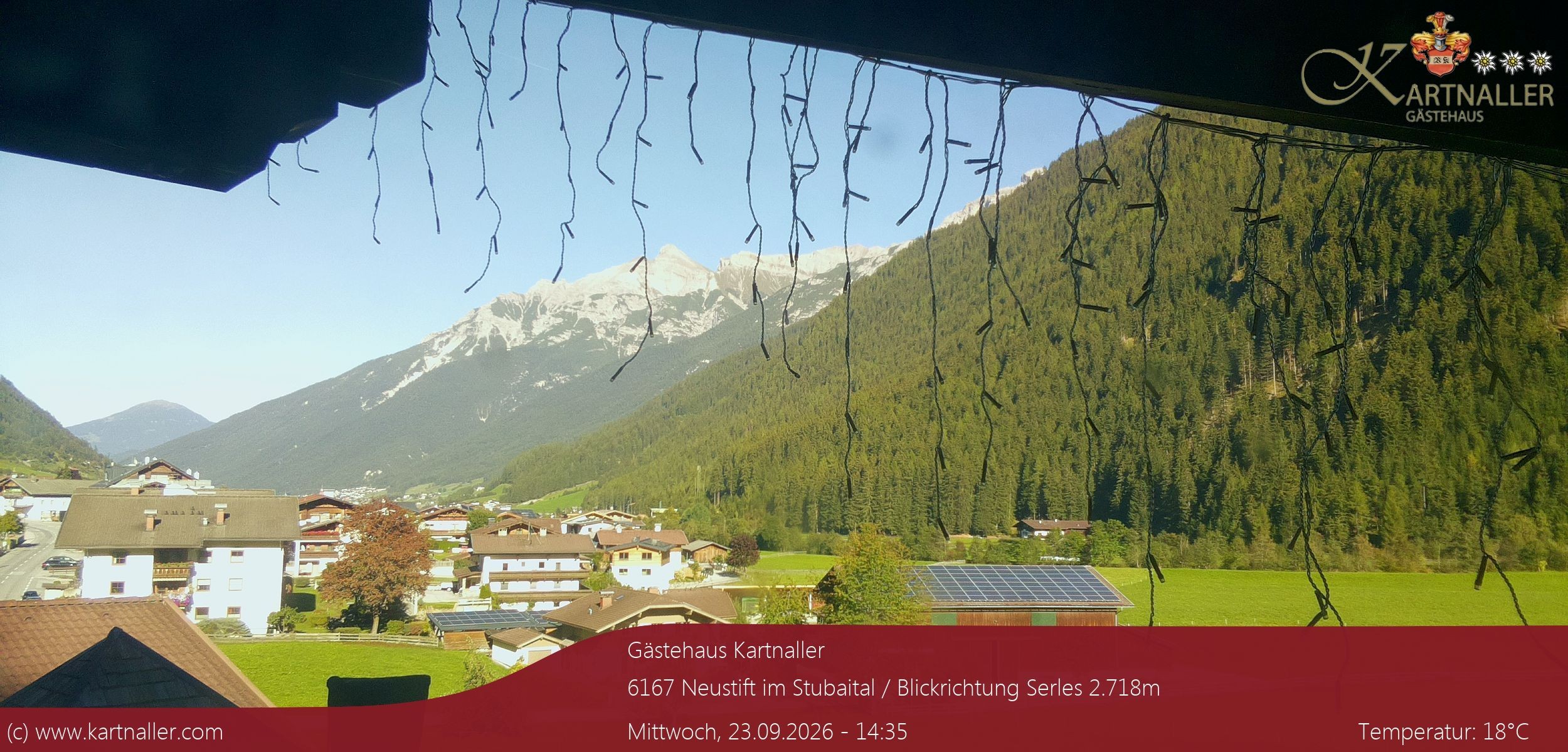 Archiv Foto Webcam Blick Neustift und Serles / Stubaital