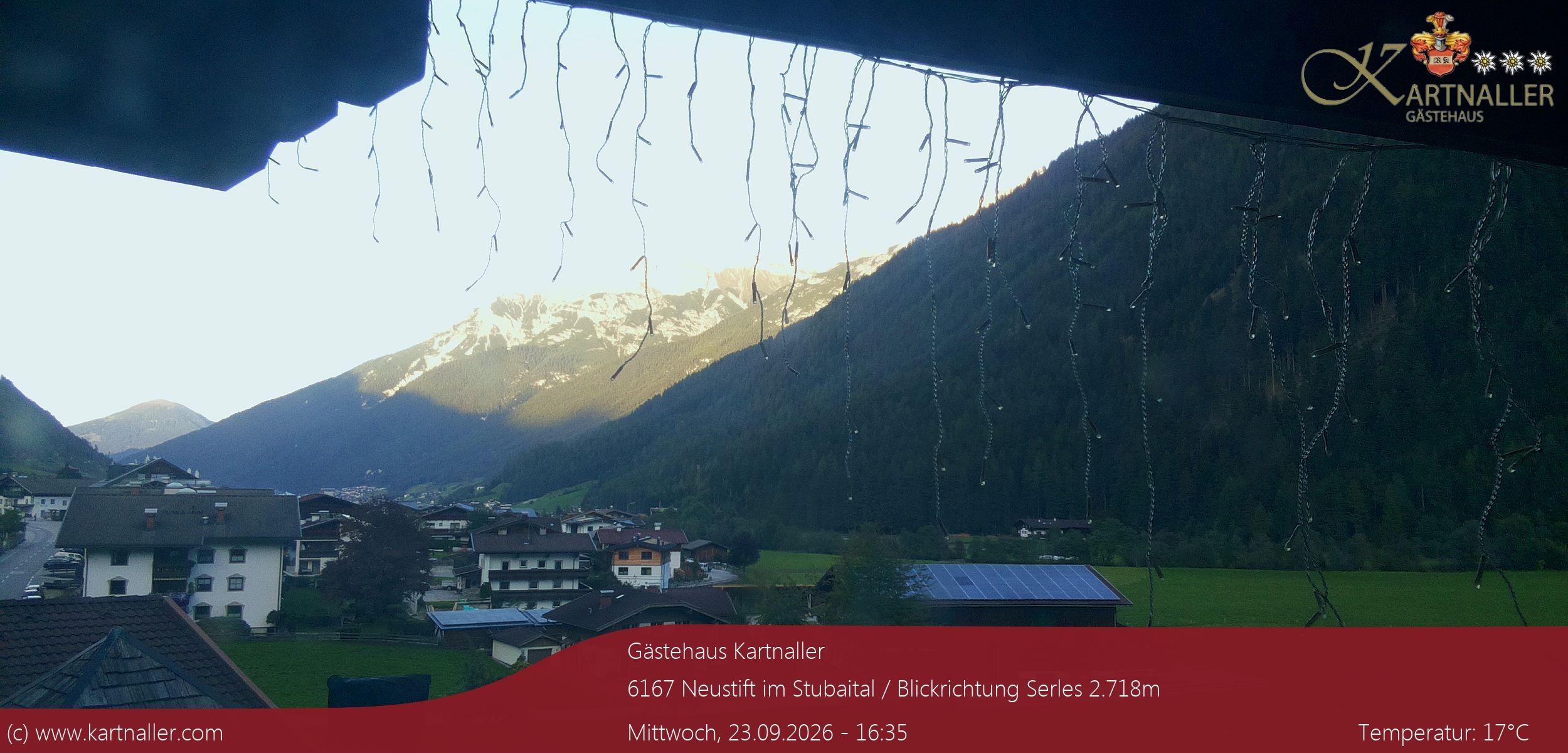 Archiv Foto Webcam Blick Neustift und Serles / Stubaital