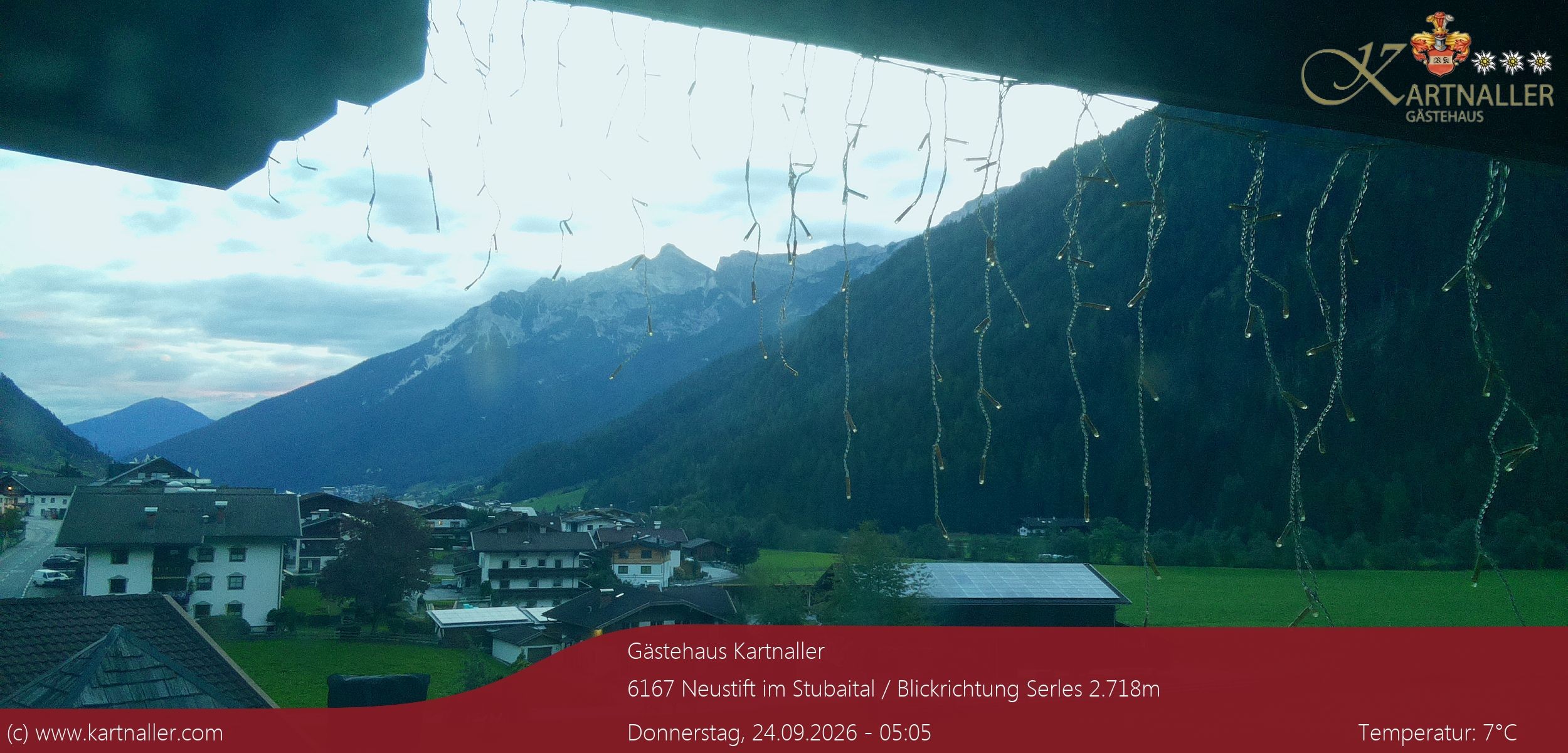 Archiv Foto Webcam Blick Neustift und Serles / Stubaital