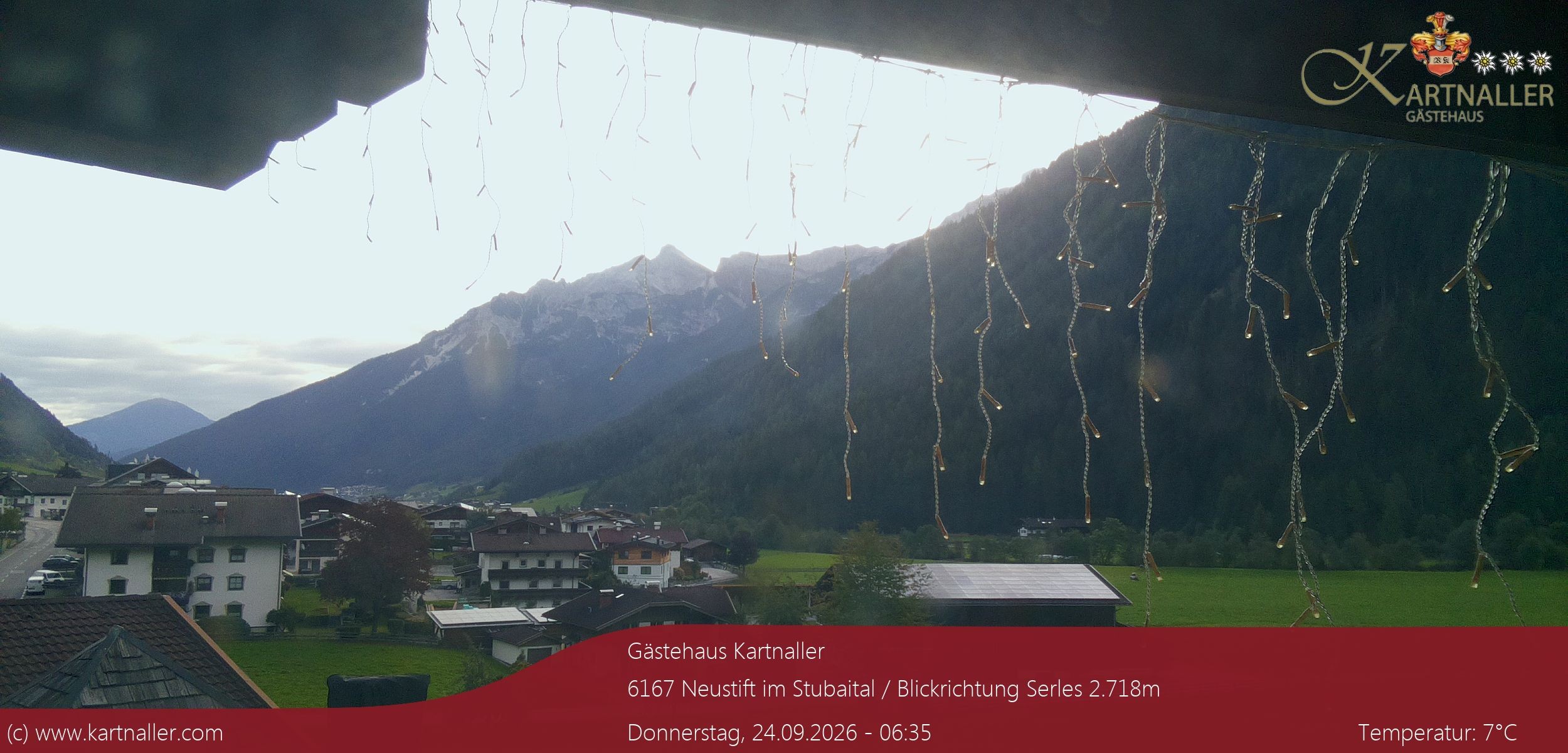 Archiv Foto Webcam Blick Neustift und Serles / Stubaital