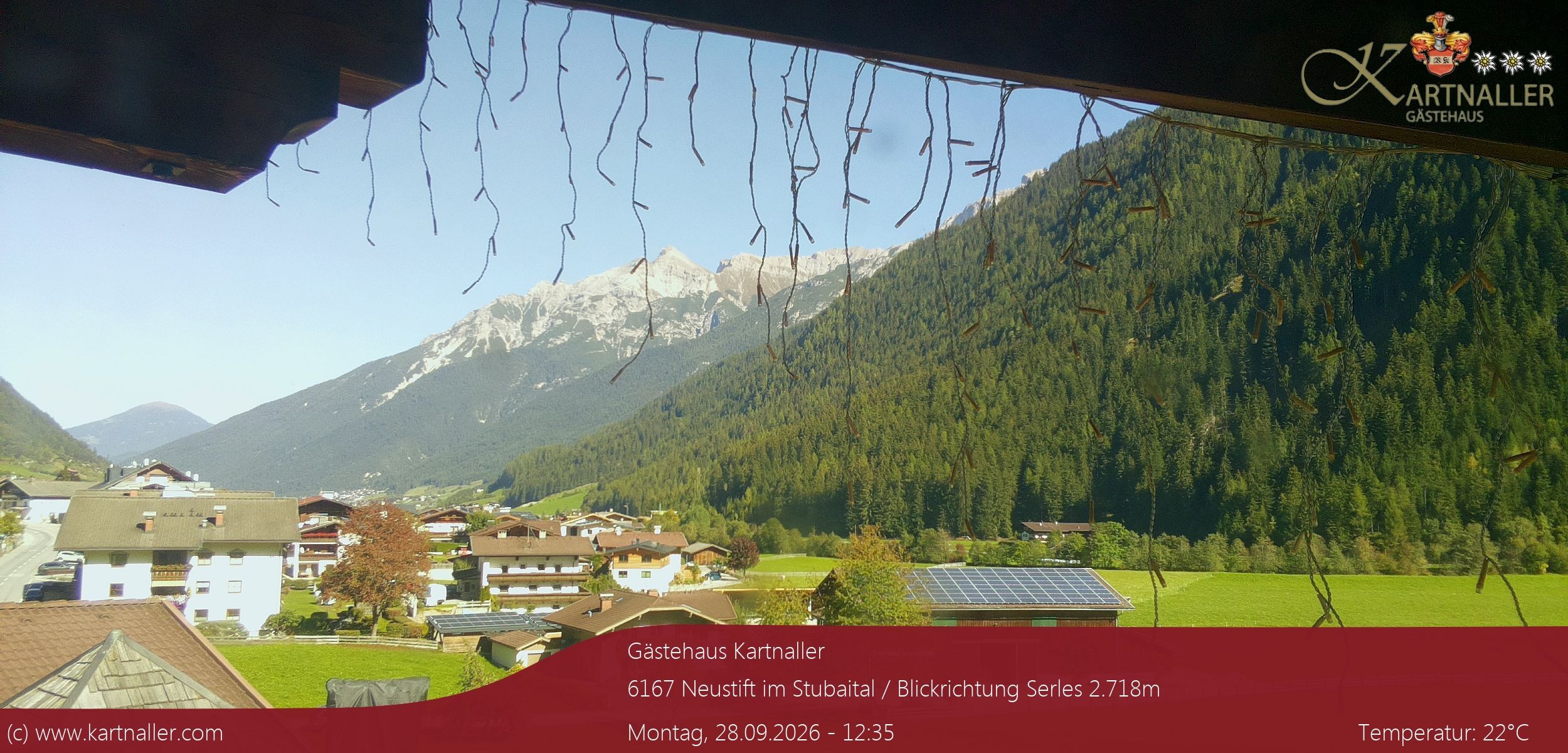 Archiv Foto Webcam Blick Neustift und Serles / Stubaital