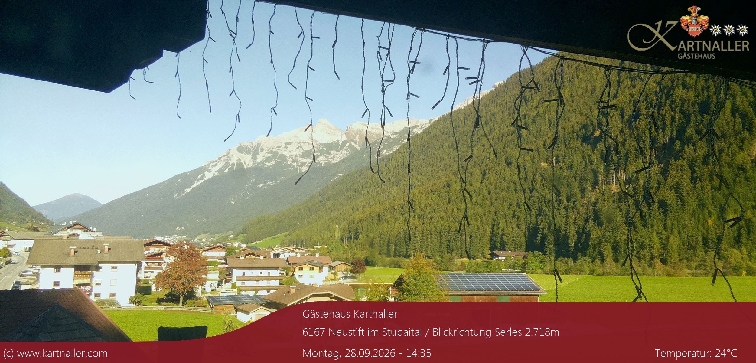 Archiv Foto Webcam Blick Neustift und Serles / Stubaital