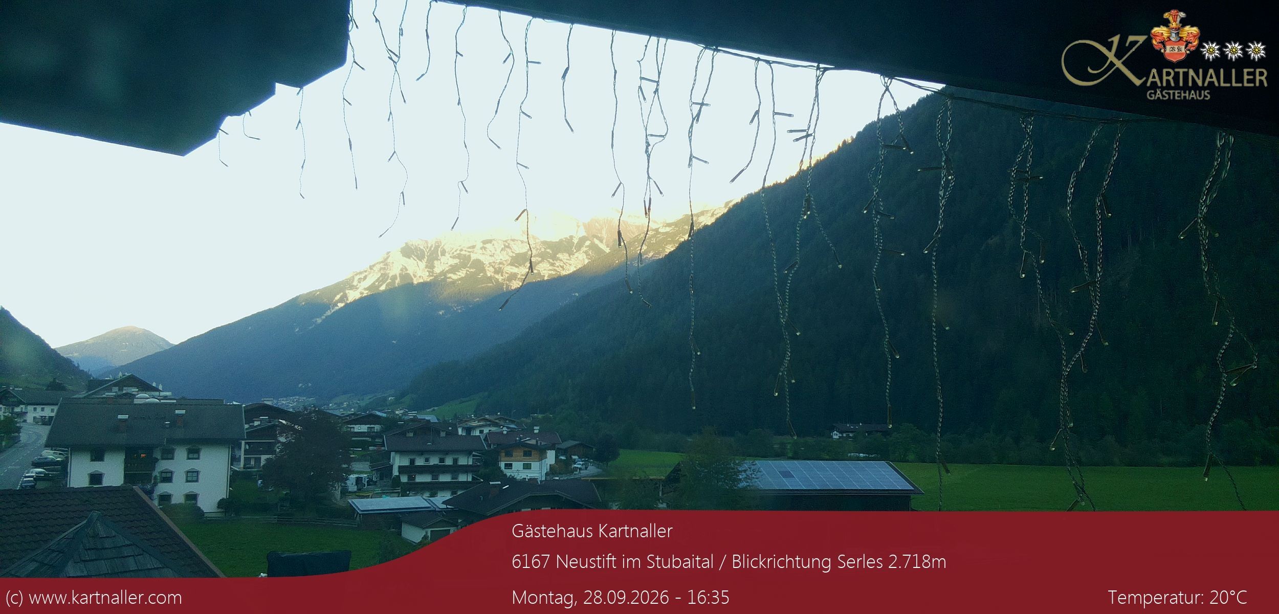 Archiv Foto Webcam Blick Neustift und Serles / Stubaital