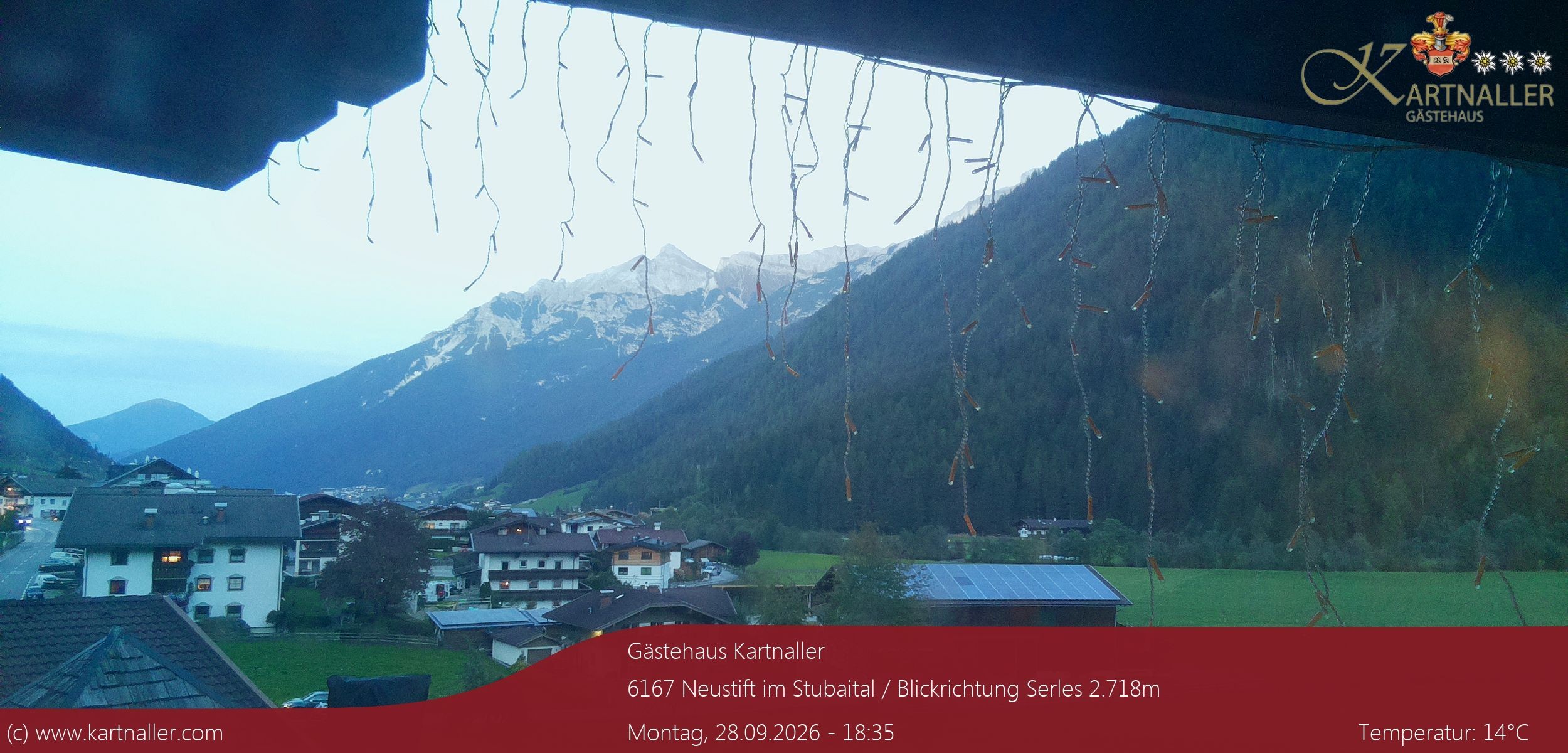 Archiv Foto Webcam Blick Neustift und Serles / Stubaital