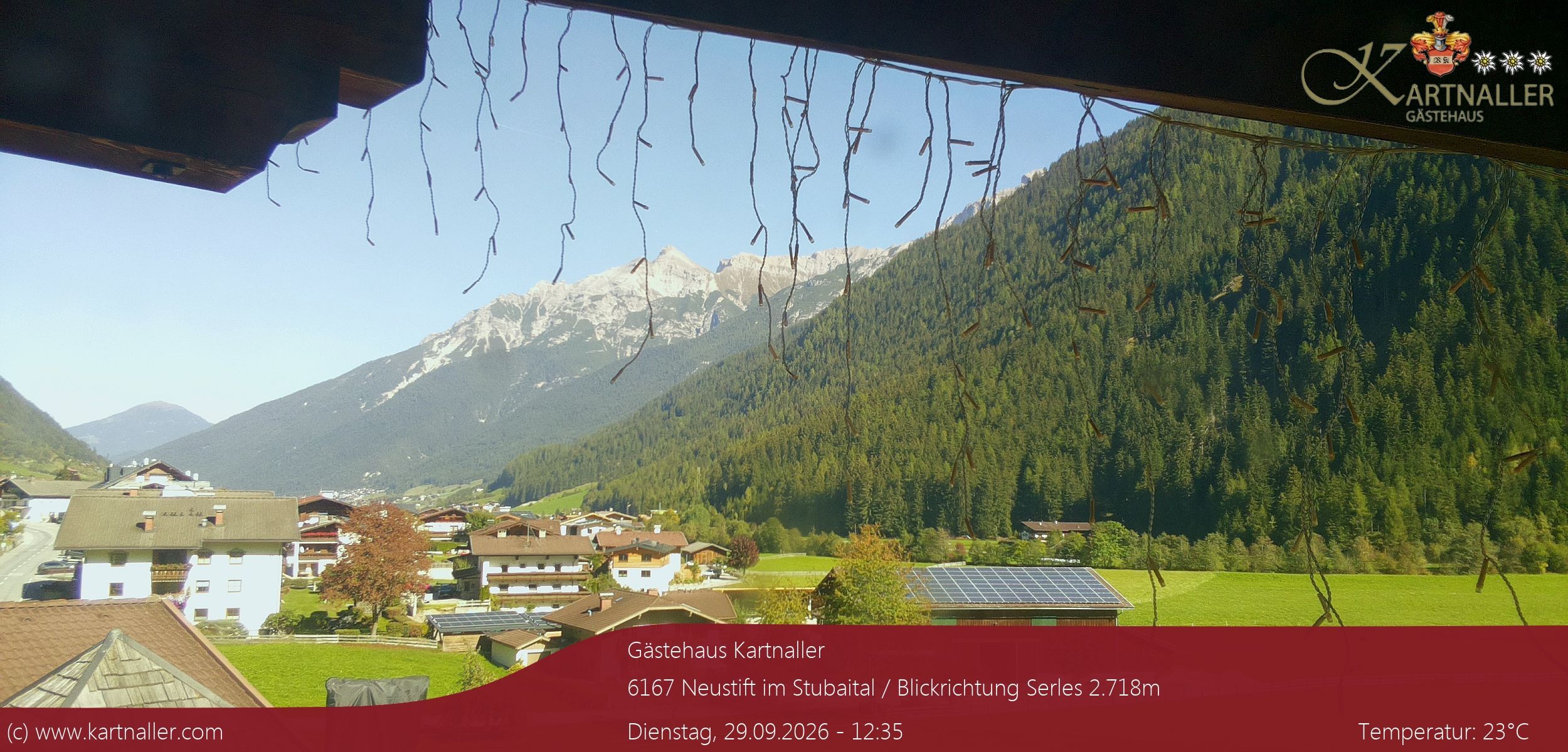 Archiv Foto Webcam Blick Neustift und Serles / Stubaital