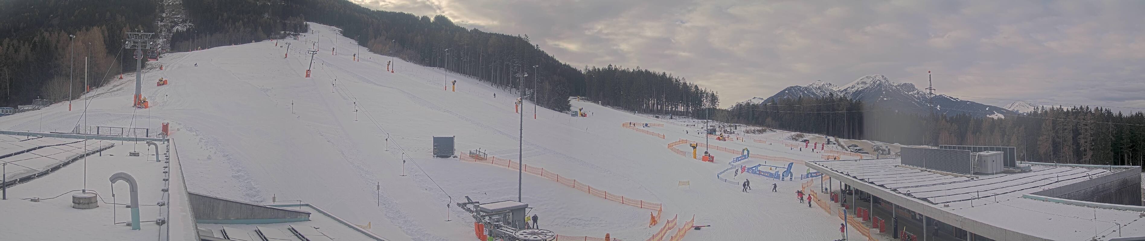 Archiv Foto Webcam Patscherkofel Talstation