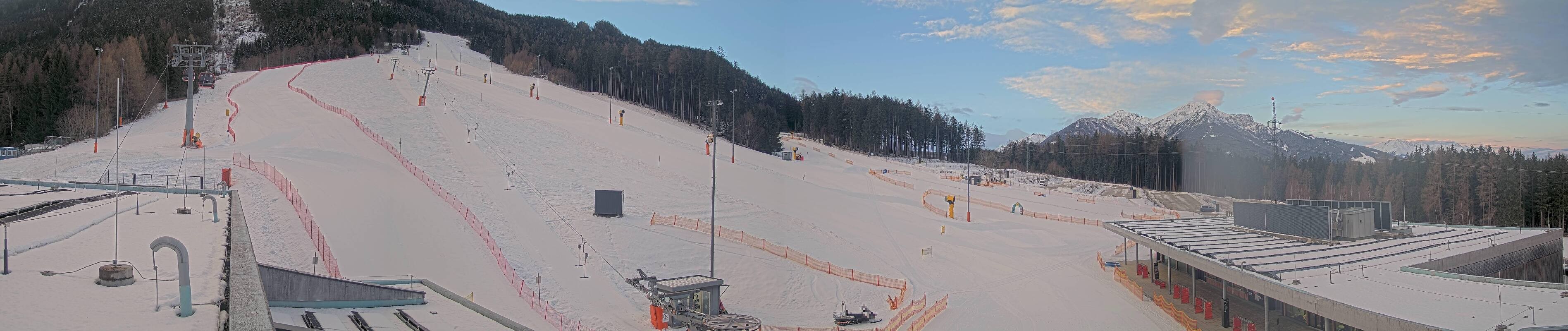 Archiv Foto Webcam Patscherkofel Talstation