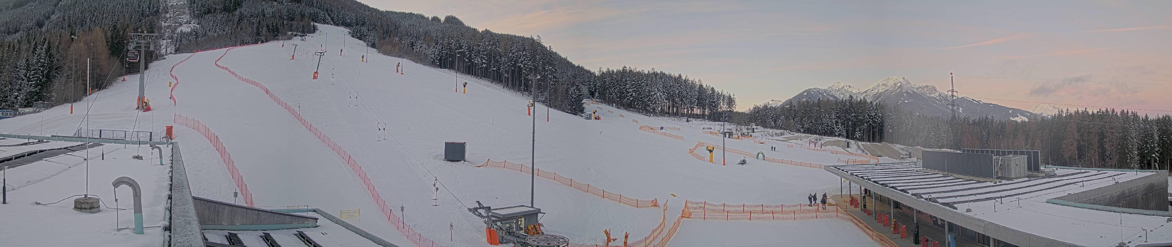 Archiv Foto Webcam Patscherkofel Talstation