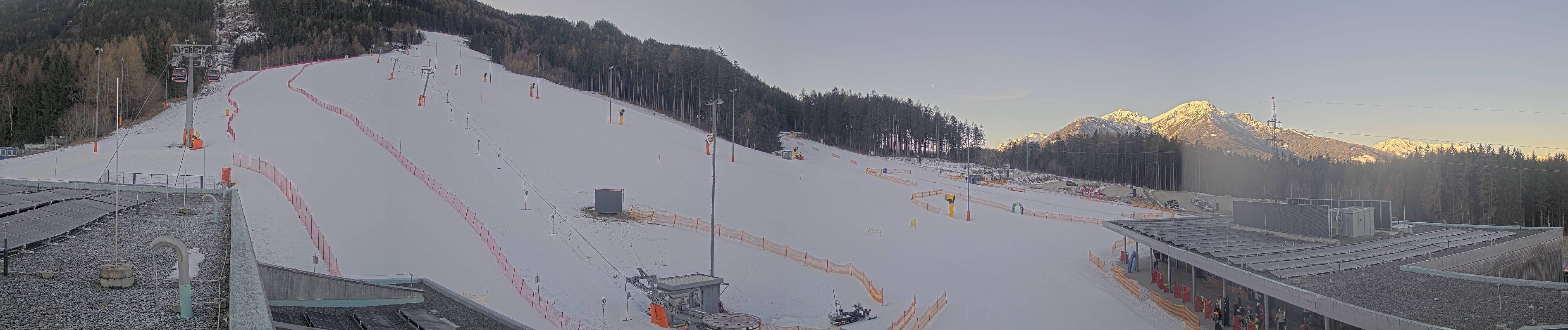 Archiv Foto Webcam Patscherkofel Talstation