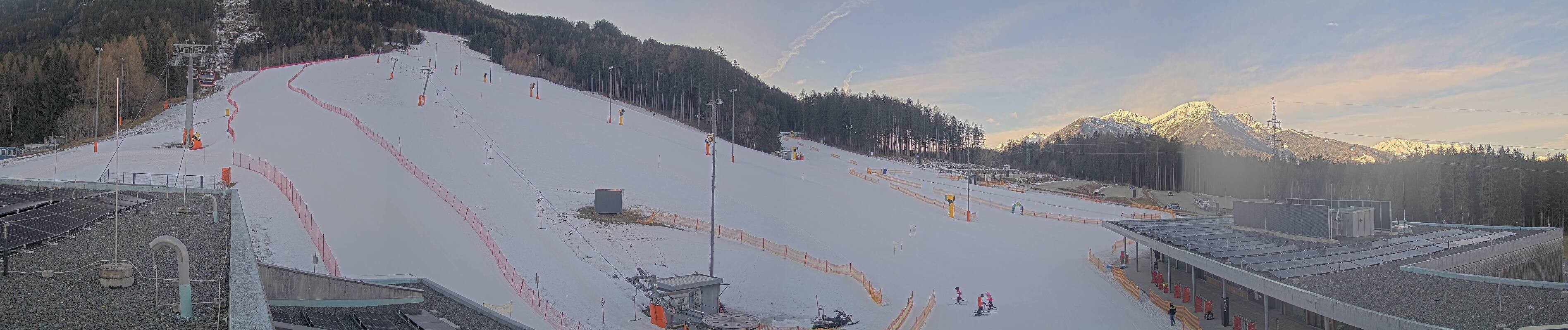 Archiv Foto Webcam Patscherkofel Talstation