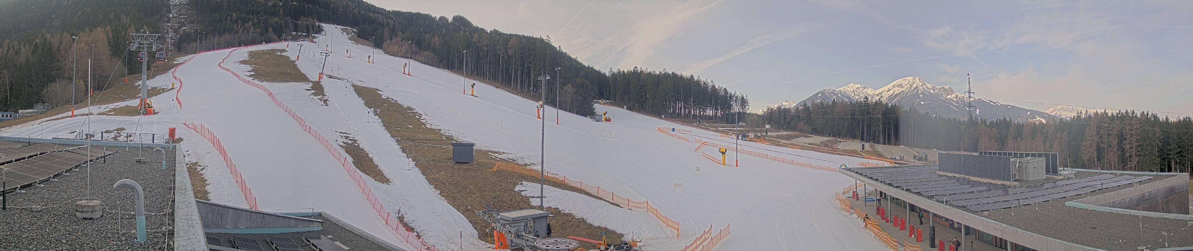 Archiv Foto Webcam Patscherkofel Talstation