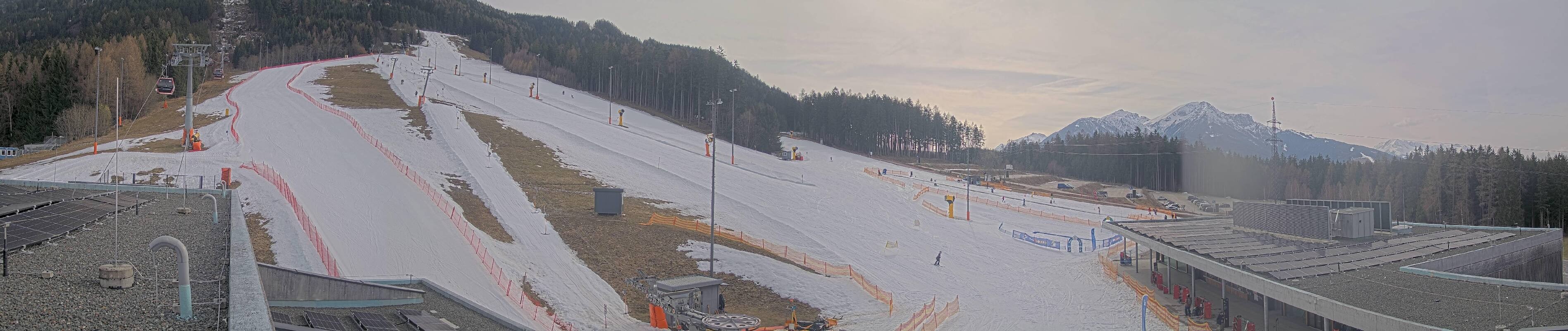 Archiv Foto Webcam Patscherkofel Talstation