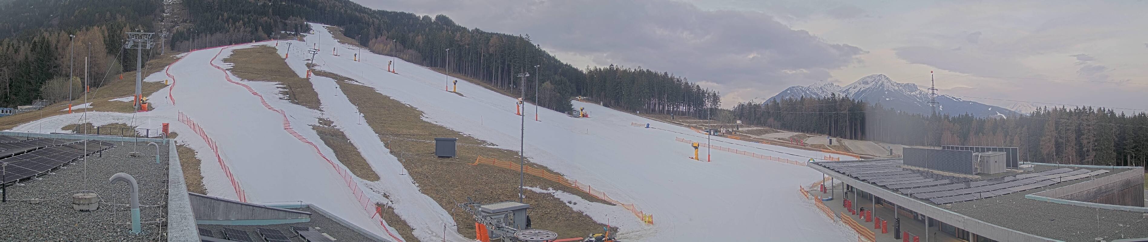 Archiv Foto Webcam Patscherkofel Talstation