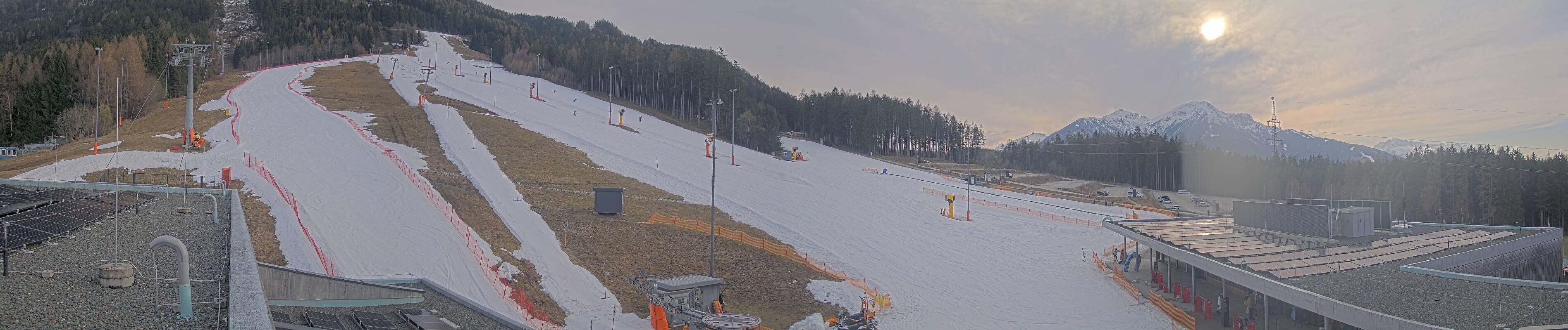 Archiv Foto Webcam Patscherkofel Talstation