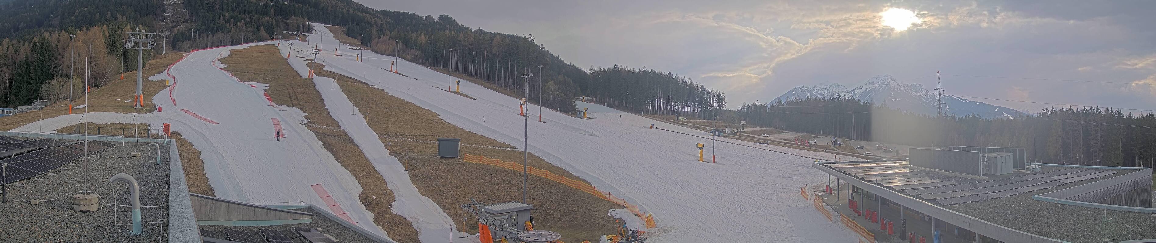 Archiv Foto Webcam Patscherkofel Talstation