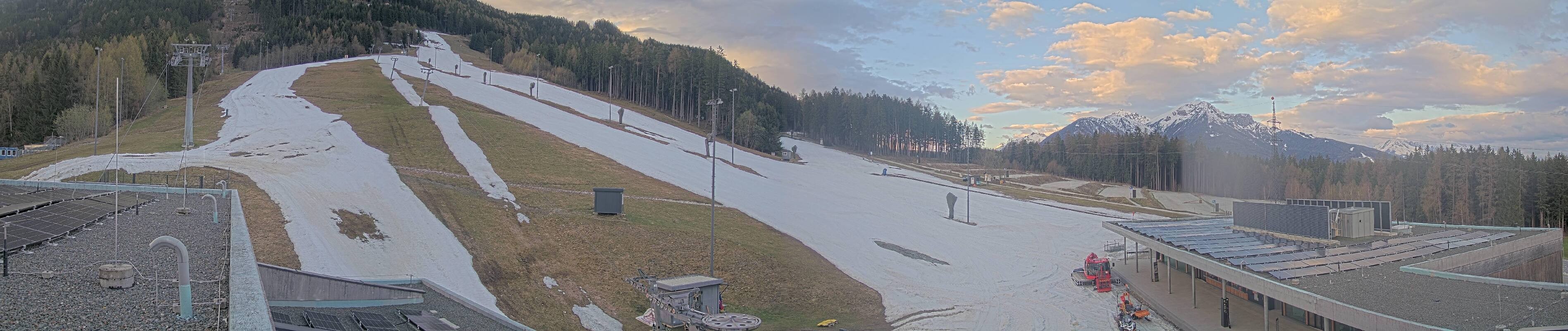 Archiv Foto Webcam Patscherkofel Talstation