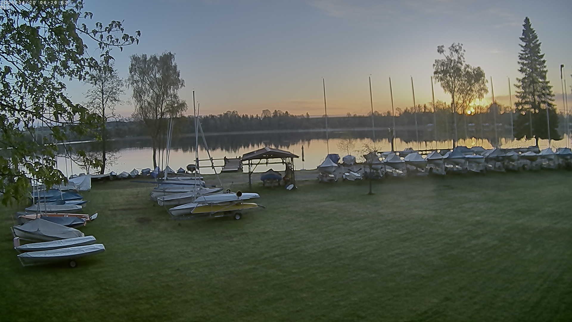 Archived image Webcam Waging: Sailing Harbor