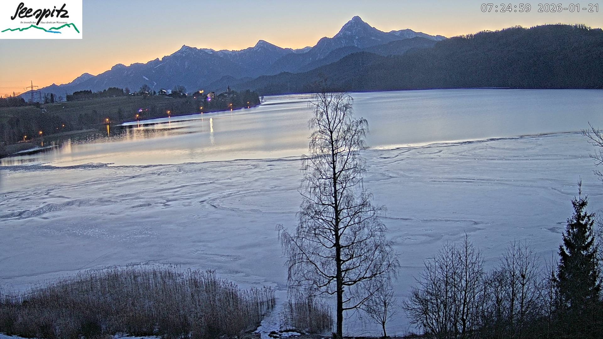Archiv Foto Webcam Füssen: Blick auf den Weißensee vom Hotel Seespitz