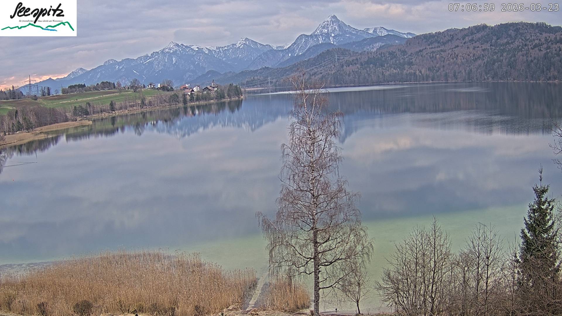 Archiv Foto Webcam Füssen: Blick auf den Weißensee vom Hotel Seespitz