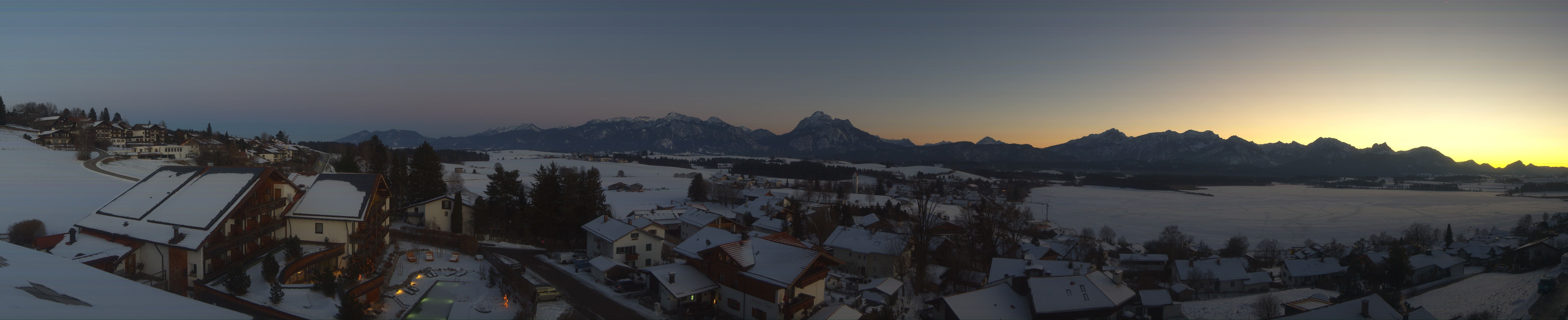 Archived image Webcam Hopfensee - View to Neuschwanstein Castle