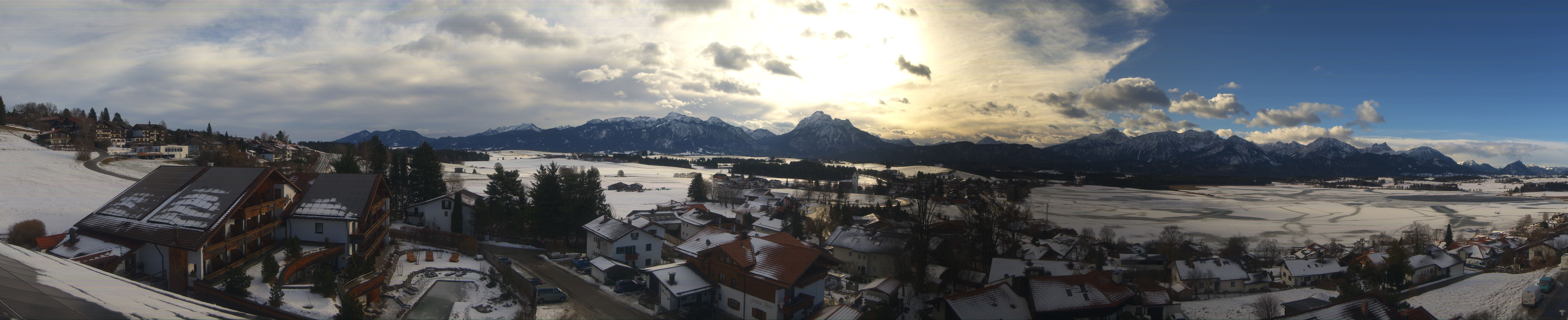 Archived image Webcam Hopfensee - View to Neuschwanstein Castle