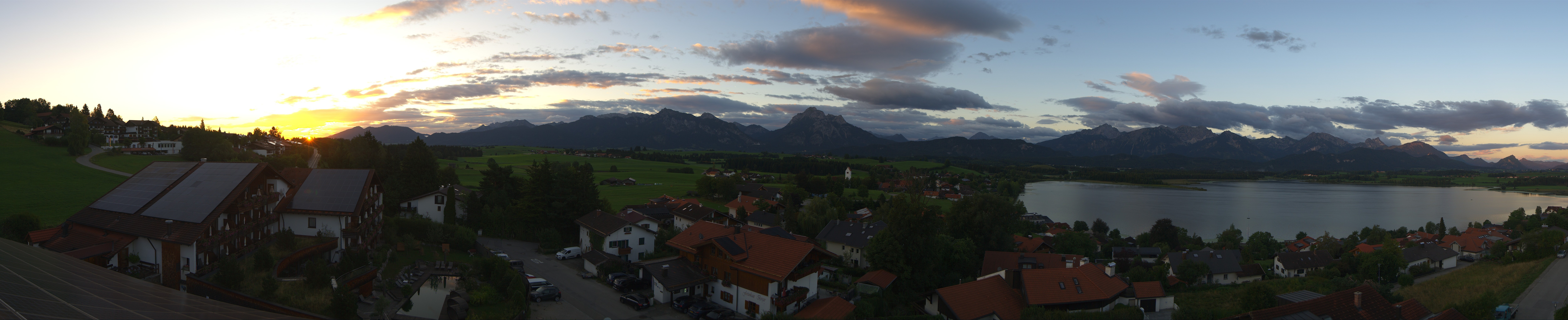 Archived image Webcam Hopfensee - View to Neuschwanstein Castle