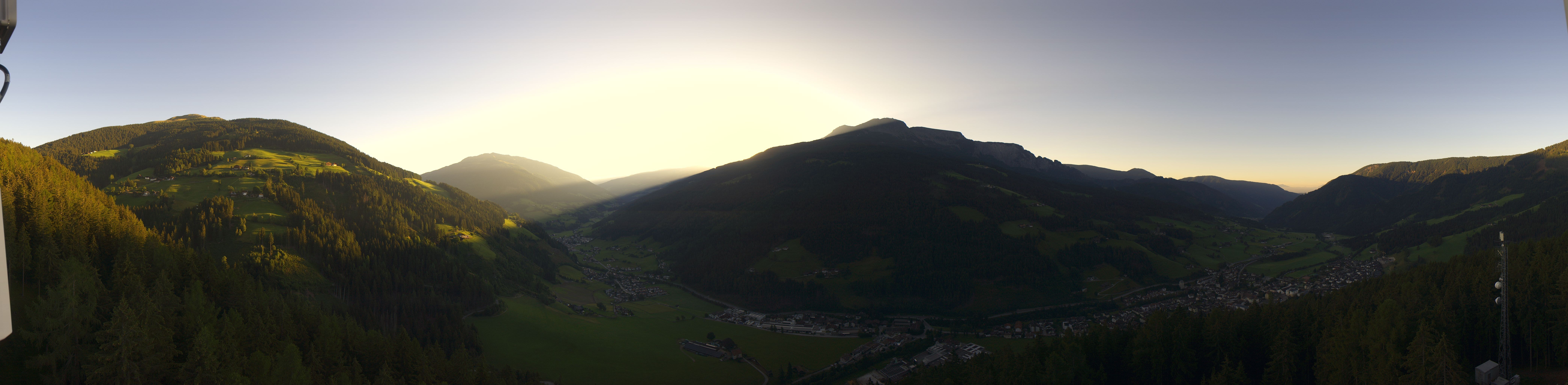 Archived image Webcam View over Sarnthein