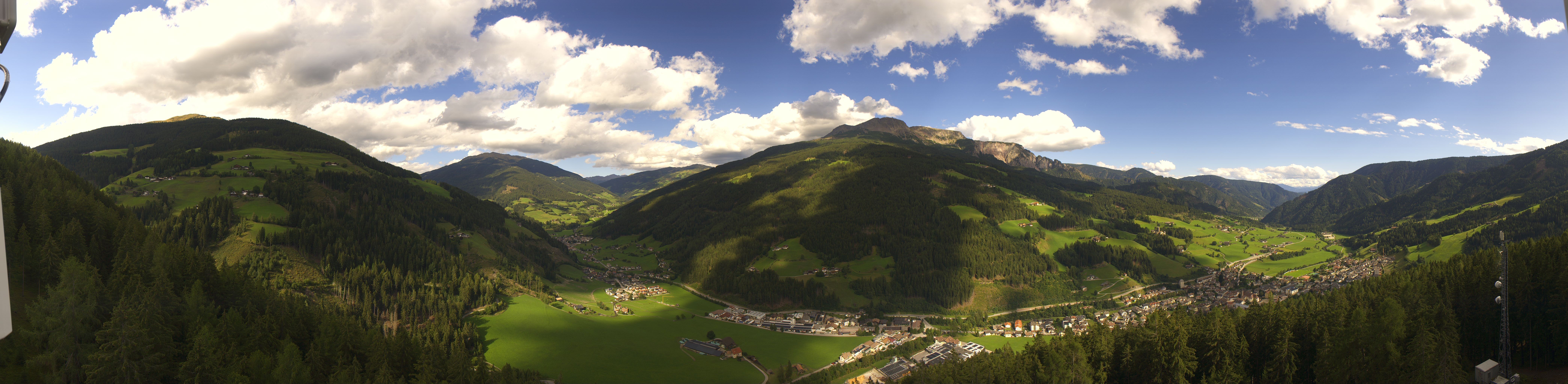 Archived image Webcam View over Sarnthein