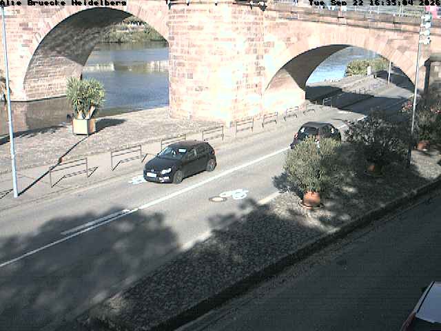 Archived image Webcam Heidelberg: Old Bridge