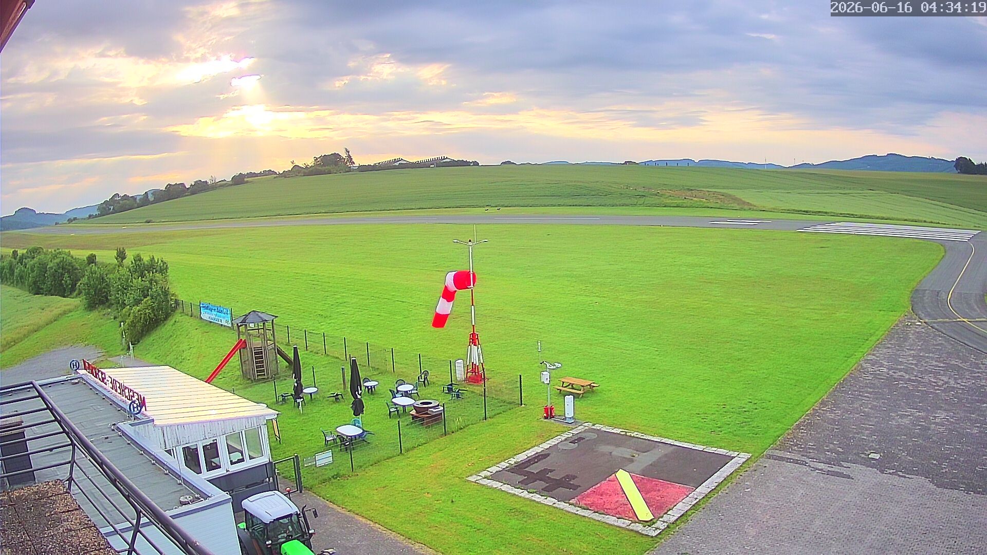 Archiv Foto Webcam Flugplatz Meschede Schüren