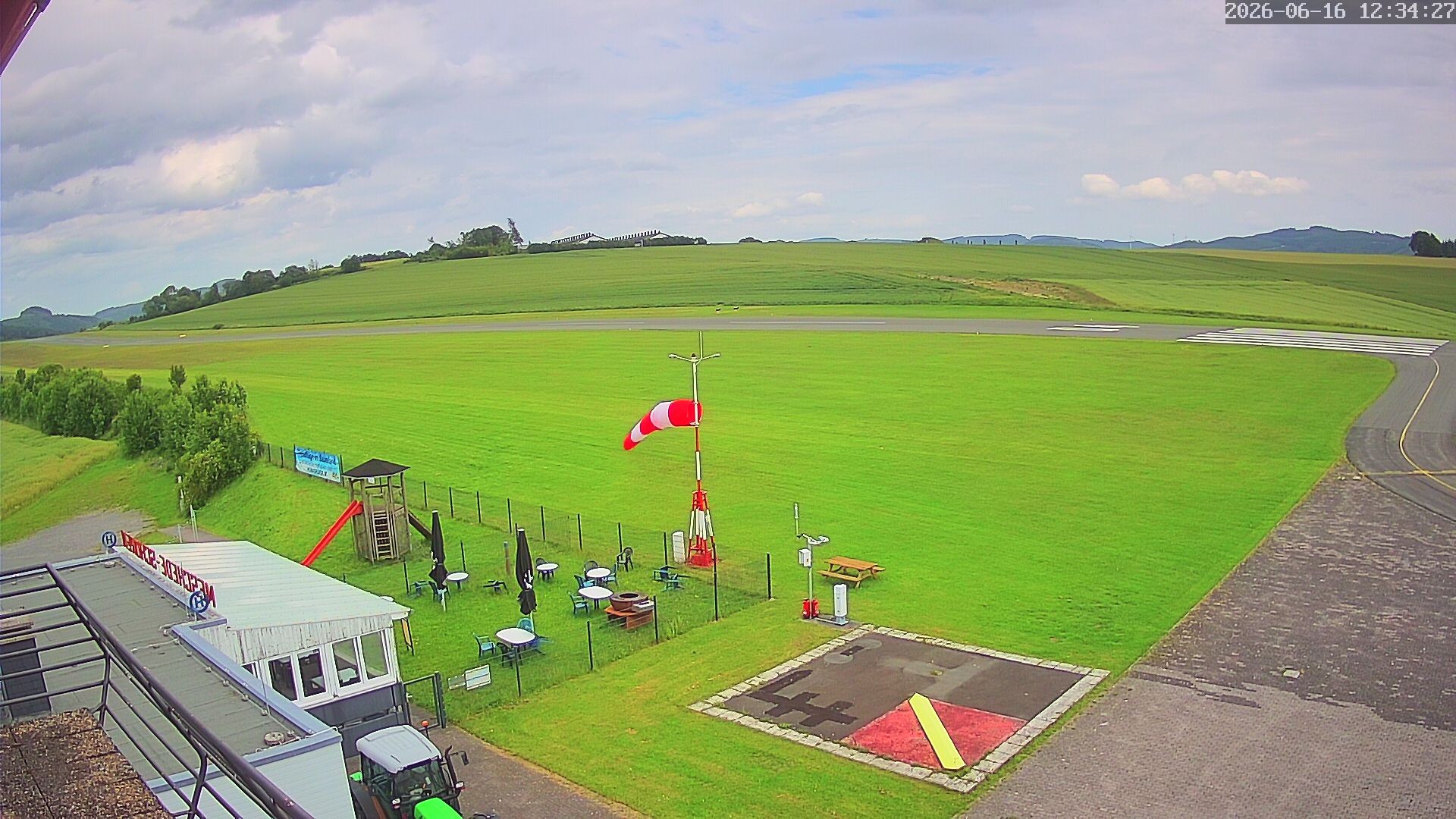 Archiv Foto Webcam Flugplatz Meschede Schüren