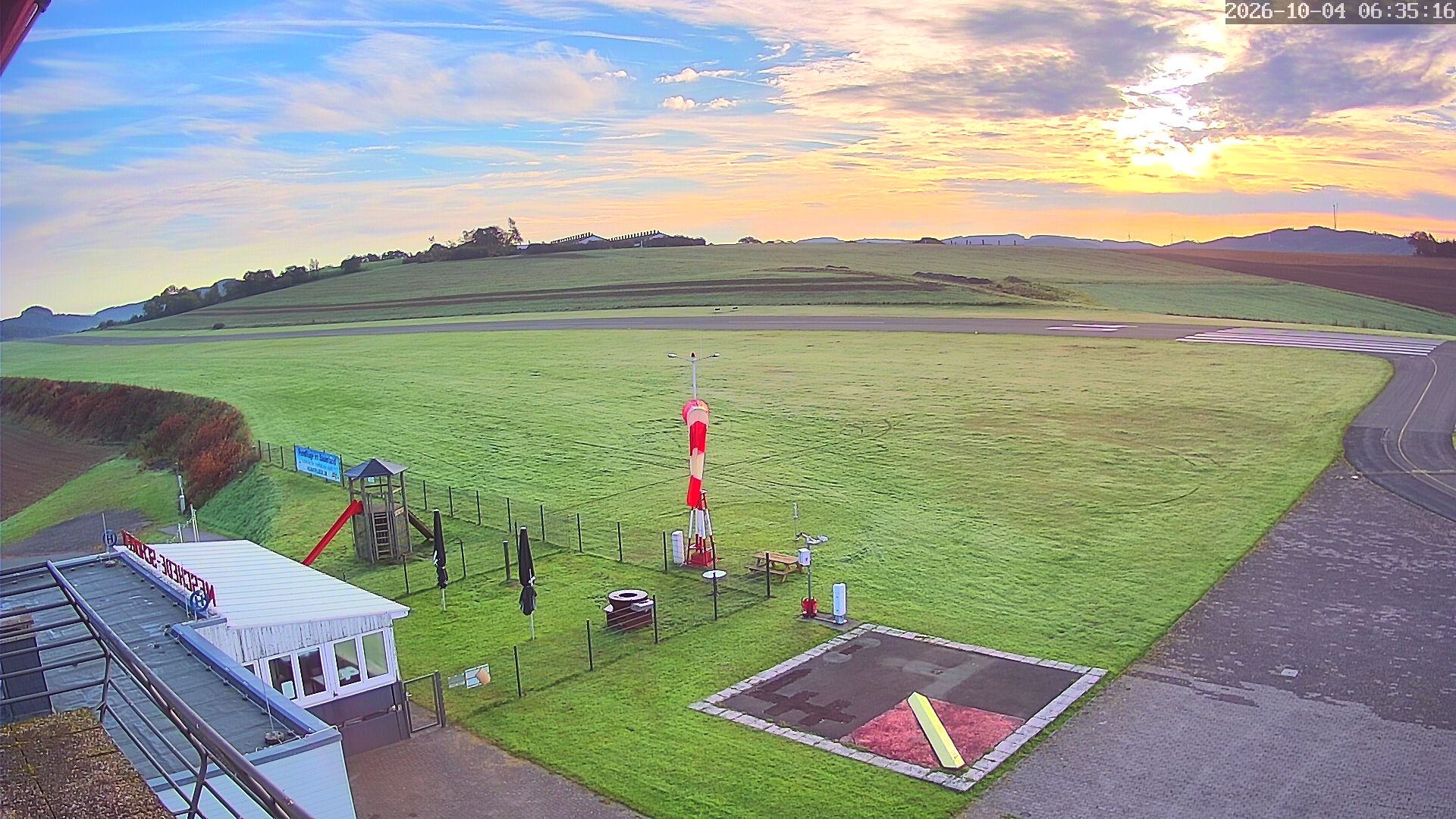 Archiv Foto Webcam Flugplatz Meschede Schüren