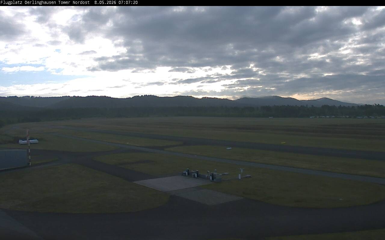 Archiv Foto Webcam Flugplatz Oerlinghausen (Vorfeld Motorflug)