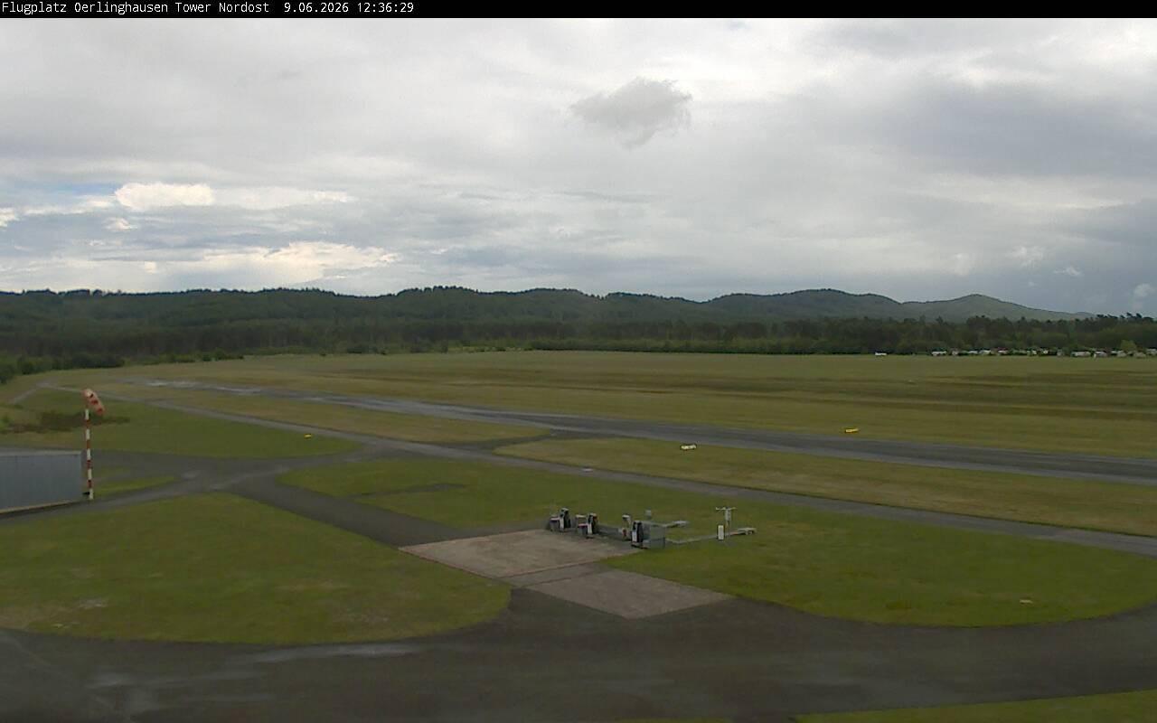 Archiv Foto Webcam Flugplatz Oerlinghausen (Vorfeld Motorflug)