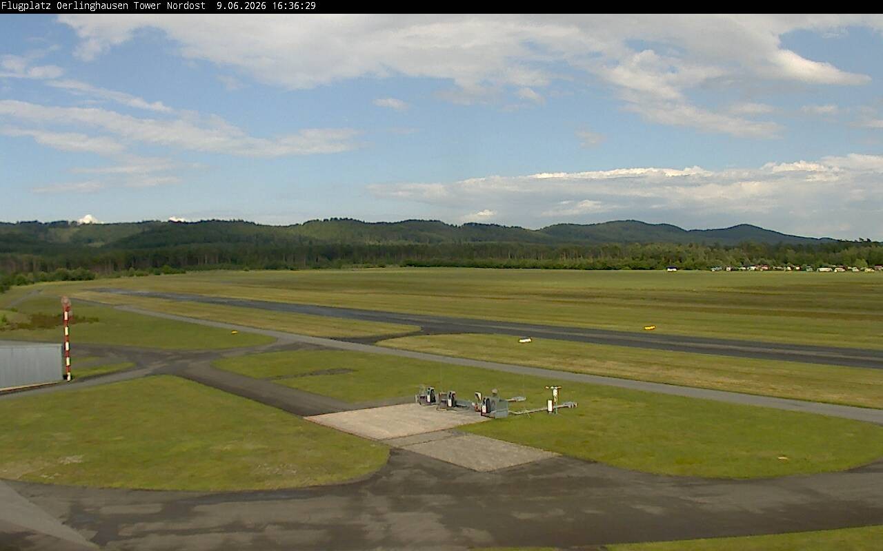 Archiv Foto Webcam Flugplatz Oerlinghausen (Vorfeld Motorflug)