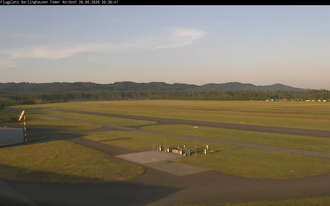 Archiv Foto Webcam Flugplatz Oerlinghausen (Vorfeld Motorflug)