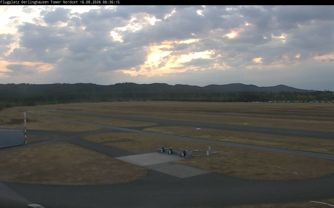 Archiv Foto Webcam Flugplatz Oerlinghausen (Vorfeld Motorflug)