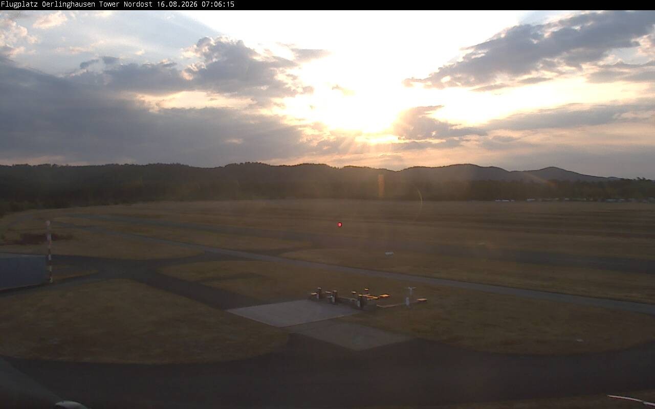 Archiv Foto Webcam Flugplatz Oerlinghausen (Vorfeld Motorflug)