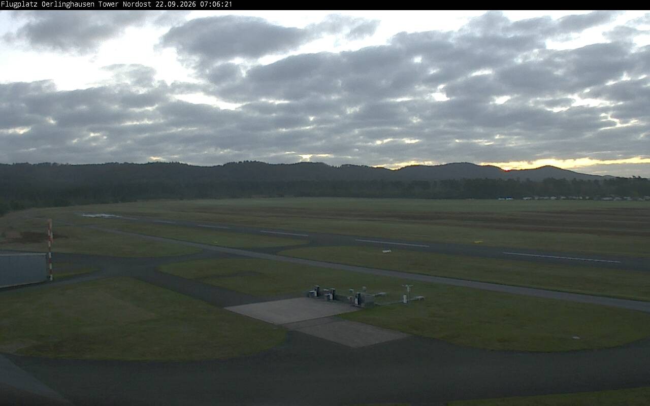 Archiv Foto Webcam Flugplatz Oerlinghausen (Vorfeld Motorflug)