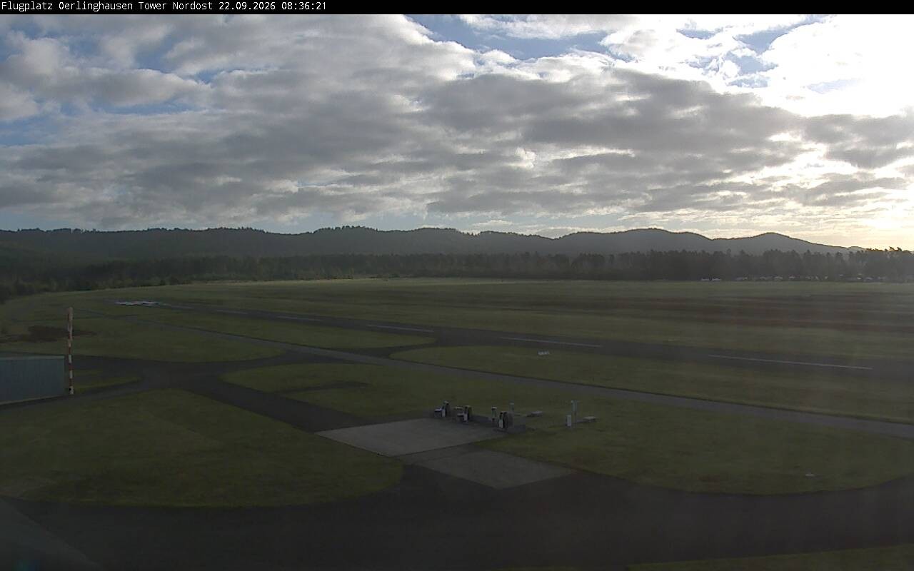 Archiv Foto Webcam Flugplatz Oerlinghausen (Vorfeld Motorflug)