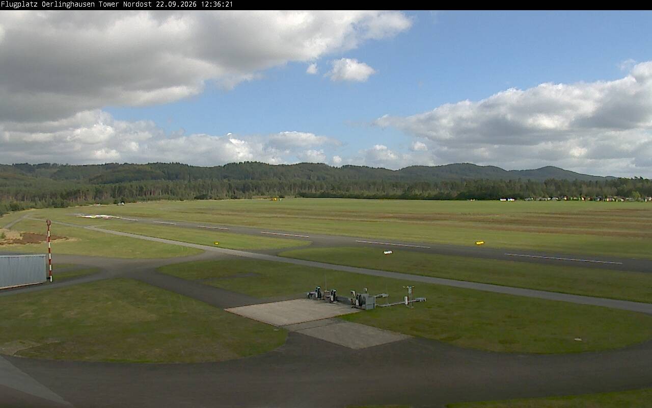 Archiv Foto Webcam Flugplatz Oerlinghausen (Vorfeld Motorflug)
