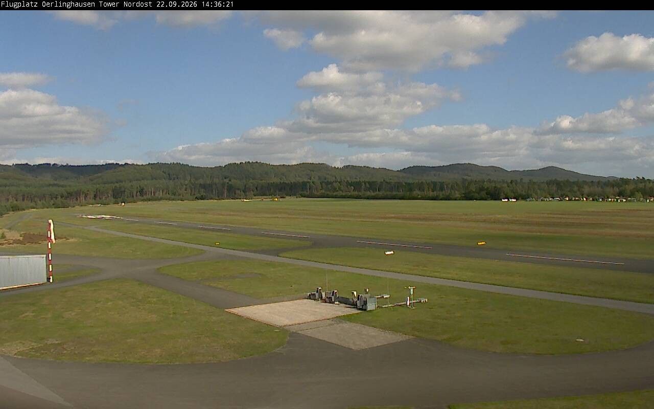 Archiv Foto Webcam Flugplatz Oerlinghausen (Vorfeld Motorflug)